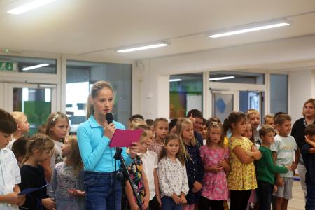 PRVOŠOLČKI CERKNICA 04 FOTO LJUBO VUKELIČ